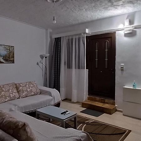 Ευρύχωρο Και Άνετο Διαμέρισμα Στην Ιτέα Joanna'S Apartment Kirra Exterior photo